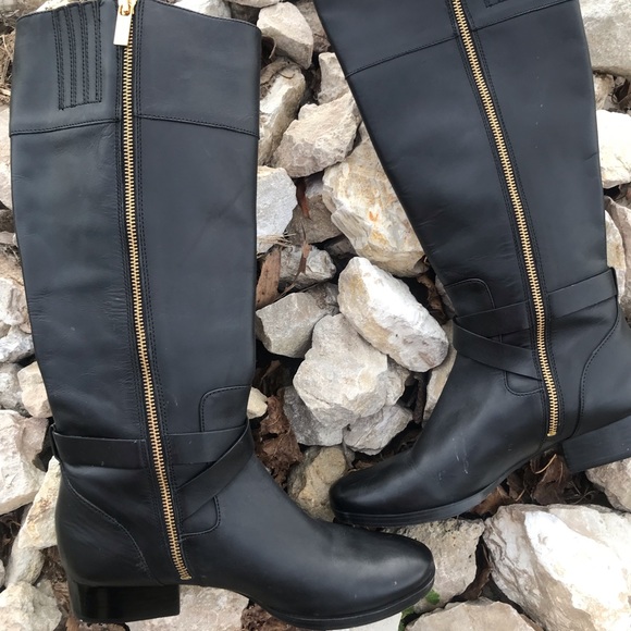 NWT, Michael Kors black boots. Size:9 / Length 15” w/ code no. SH18G - Picture 11 of 16
